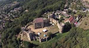 6.2K views · 227 reactions | ◽ LE CHÂTEAU FORT ◽ Son évolution historique au cours du Moyen Âge, ses fonctions administratives et défensives, ses fonctions résidentielles : - l’histoire du château fort - le château, lieu de pouvoir - la vie au château Source : dossier pédagogique de la Bnf | Temple de Paris | Facebook