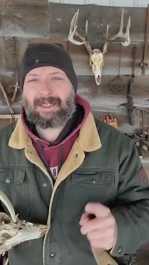 歷 Bring rugged alpine charm straight into your holiday décor! This European Mount Skull Hanger instantly transforms any room — perfect for hanging wreaths, stockings, hats, or simply making a bold winter statement. Rustic. Dramatic. Unforgettable | Impcatiolen | Facebook