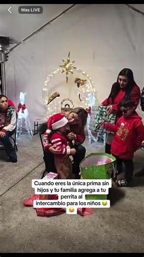 Bien emocionada mi perrhija 🥹😅 | surprising people with pets