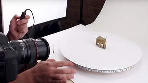 Video: Learn How to Build Your Own 360-Degree Turntable for Product Shots