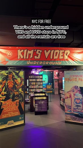 There’s a hidden underground VHS & DVD store in NYC, and all the rentals are free 🎬 Kim’s Video was an iconic spot on Avenue A from 1987 to 2004, known for its massive collection of rare and hard-to-find films. Now, the legendary collection lives on at Kim’s Video Underground, tucked away on the lower level of @Alamo Drafthouse Lower Manhattan. Anyone can come browse and rent movies for free for 5 days, and you can even rent a VCR or DVD player for just $20. This is a must-visit for film lovers