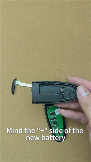 Replace Ford key battery CR2032 keyless entry remote M3N5WY8609