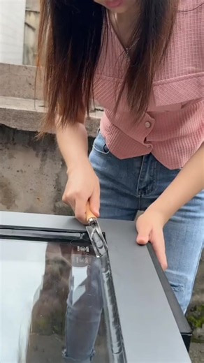Right-angle glass sealant scraper. #glasssealantscraper #insulatingglass #windowdoorglass #scraper #hardware