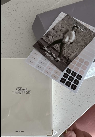 I got @The Dailee for my 2026 planner and I couldn’t be more excited 🤍✨#fyp #twenties #newyearsgoals #2026goals #2026rebrand