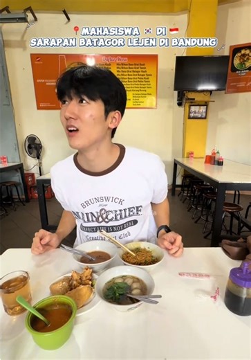 Oppa Jatuh Cinta pada Batagor Bandung