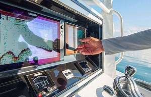 The 7 Best Fishfinder GPS Combo Under $1000 For 2025