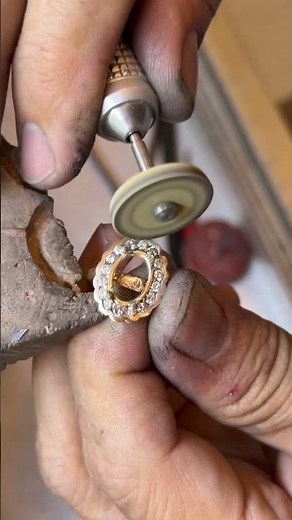 Scalloped Halo Colombian Emerald Engagement Ring Masterpiece AAA 4.00 Carat Fine Jewelry