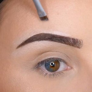 398K views · 5.9K reactions | Assista esse tutorial prático e rápido mostrando como aplicar o *precisely, my brow pencil*, *ka-brow!* e o *high brow*. Gostou do resultado, Gorgeous? | Benefit Cosmetics | Facebook