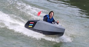 Low-cost one-seater mini electric jet boat puts big thrills in a tiny package
