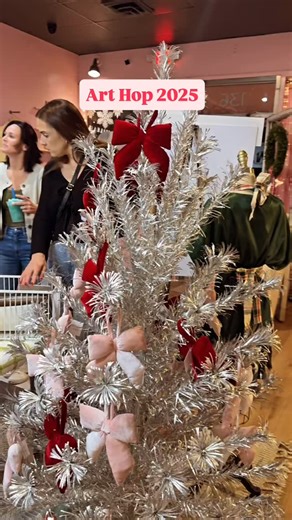 Moments from tonight’s @ohiovalleyartleague Art Hop! #hendersonky | Henderson Tourist Commission