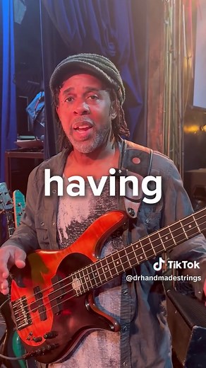 Mastering Bass Guitar Techniques with One String Practice