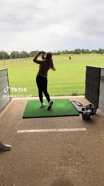 Golf Lessons for Women: Empowering New Golfers