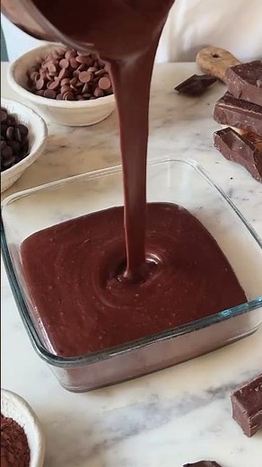 *YUMMIEST* HOT CHOCOLATE CAKE #shorts