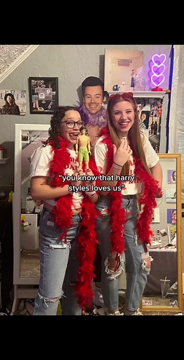 #seatgeeksurprise we always cry over how much we love harry, it would mean so much if we could see him together ON HIS BIRTHDAY . @seatgeek 🧡🎁🥳🎫