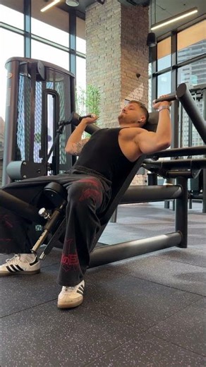 Incline Shoulder Press Machine