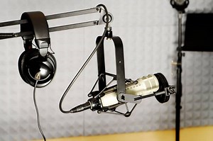 How to Build a DIY Soundproof Booth for Recording Audio at Home » Soundproof Living