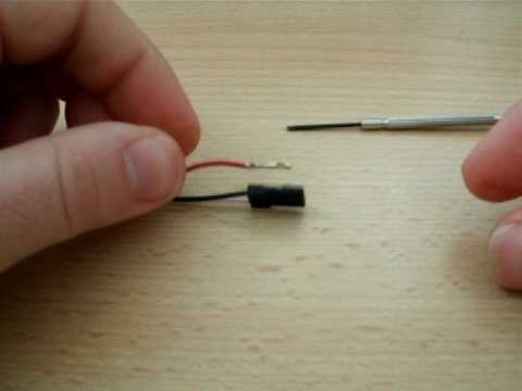 How to disconnect a wire from from a servo plug