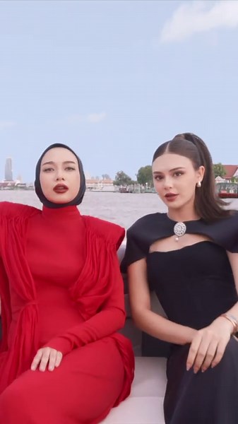 Glossy Glam Flight: Level Up Your Lip Color