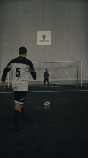 How Professional Footballers Train 2025 ⚽ Pro Player Secrets, Skills & Fitness Routines Revealed