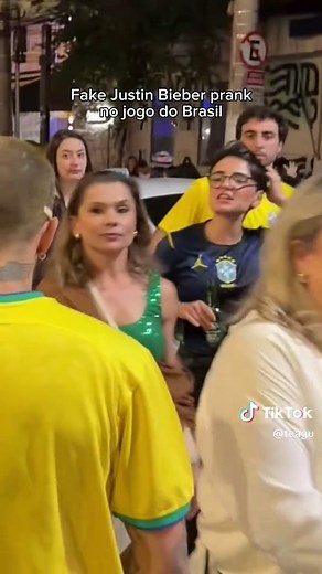 Olha a reação de todos 😱😱 #justinbieber #prank #sosia | justin bieber