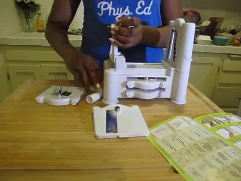 Brieftons 5-Blade Spiralizer (Model: Classic): A How-To Guide | Brieftons