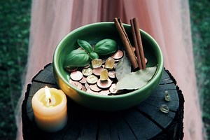 12 Money Spells That Work: Attract Wealth With Witchcraft