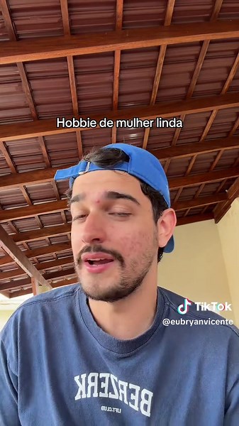 A Fascinação das Mulheres Bonitas por Hobbies Especiais