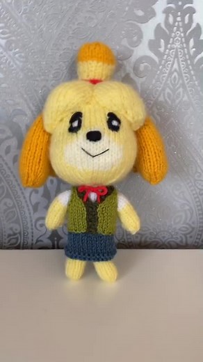 Isabelle Knitting in Animal Crossing