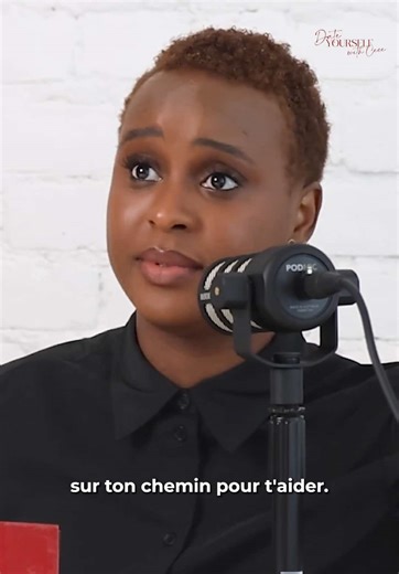 Si tu savais comment Dieu travaille quand t’es à bout… Ce que j’aime avec Dieu, c’est qu’Il ne te laisse jamais seul(e). Il place toujours quelqu’un sur ton chemin. Il crée toujours une circonstance qui finit par tourner en ta faveur. Même quand tu comprends pas. Même quand c’est lourd. Même quand t’as l’impression que tout est contre toi. Derrière chaque difficulté, il y a une sortie. Il y a une force. Il y a une victoire. Fais confiance au processus. 🎙️ Date Yourself with Cece — épisode dispo