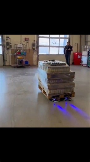 Filics Double Runner System, an autonomous mobile robot (AMR) designed for intralogistics transport processes | GIGadgets
