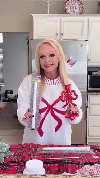 Easiest Christmas Candle DIY | Elegant Napkin & Mod Podge Holiday Candles 🕯️🎄#christmasmagic #fyp