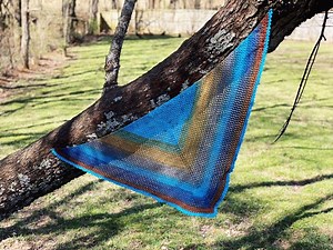 Beginner Crochet Triangle Shawl (Free Pattern)