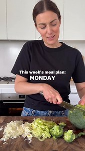 Nicole Maguire on Instagram: "It’s a new week which means a new meal plan to save our sanity (and our grocery budget!). Here’s what’s on the menu this week: One-pan Chicken and Broccoli Lasagne Big Mac Tacos Creamy Garlic Chicken Korean Beef Rice Bowls Baked Greek Chicken Crispy Potato-Topped Beef “Pie” Authentic Fettuccine Alfredo All quick, easy, and made with real ingredients you probably already have… because dinner shouldn’t feel like a full-time job. You can find all of these full recipes