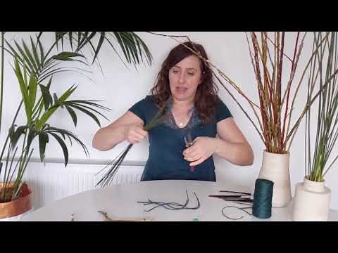 How to make a traditional St Brigid's Cross
