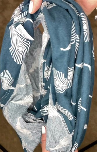 Creative Ways to Fold an Infinity Scarf: Step-by-Step Guide