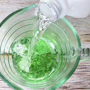 14 incredibly helpful ways to use rubbing alcohol! | DIY with Hometalk