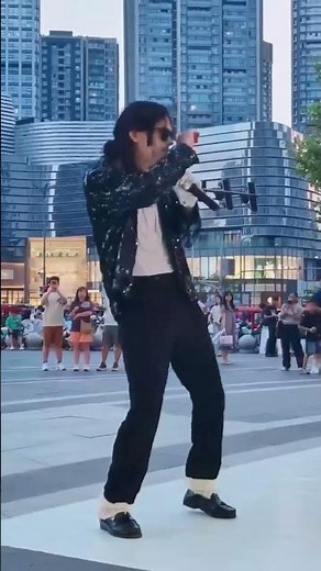 Billie Jean - Michael Jackson impersonator show in China #billiejean #2025 #streetstyle