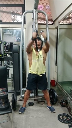Way to perform cable rope front raise for front delt