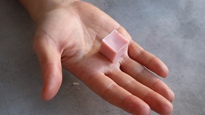 Natural DIY Tinted Lip Balm & Lip Gloss Recipe