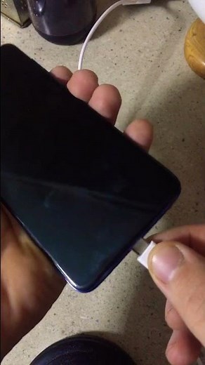 How to fix a Samsung Galaxy A70 not charging #shorts