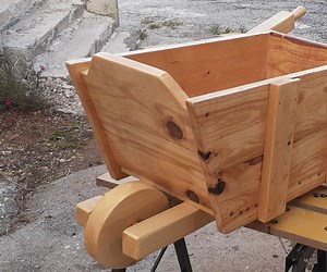 DIY Wheelbarrow