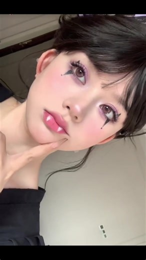 Cute Vampire Halloween Makeup Tutorial