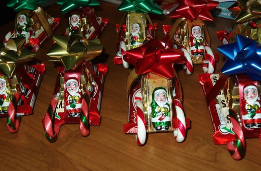 How to Make a Candy-Cane Santa Sleigh for Christmas