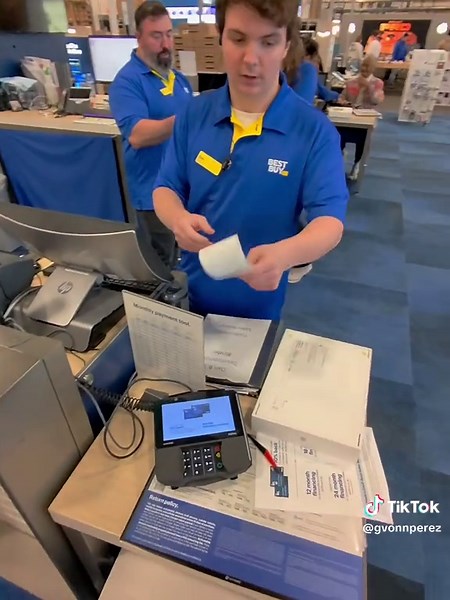 Buying My First MacBook: A Quick Adventure