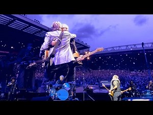 Bruce Springsteen brings out Paul McCartney in Liverpool - 07/06/2025