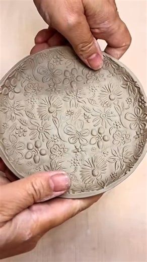 Quantastic on Instagram: "Helen caught our eye immediately due to her impressive way of creating unique ceramic pieces. She uses techniques such as stamping, carving and more to create astonishing patterns. What do you think?🌸"
