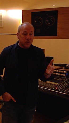 Mark and Chuck Ainlay continue their detailed tour of British Grove Studios, including the common use of Studer tape machines in the recording process. Watch the complete studio tour on YouTube, recorded around the release of Mark's 2009 album Get Lucky: https://youtu.be/_kpskHaVnVw | Mark Knopfler