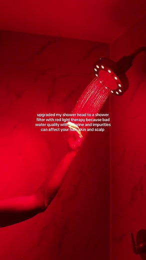 this shower red light shower filter from @HigherDOSE is honestly too good! 🥲🧖🏽‍♀️ not to mention the amazing benefits of red light! it can help support hair growth, reduce inflammation and support collagen production. #showerfilter #redlighttherapy #showerroutine #skincare #haircare