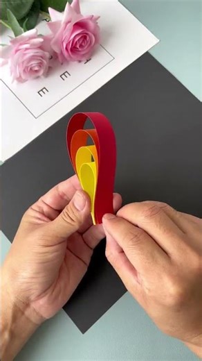 The New Year is coming soon. Let’s make beautiful New Year hangings with your children. New Year’s