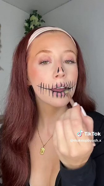 Simple Halloween Skull Makeup Tutorial